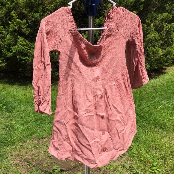 NWT pink smoked off the shoulder top size M - Picture 1 of 3